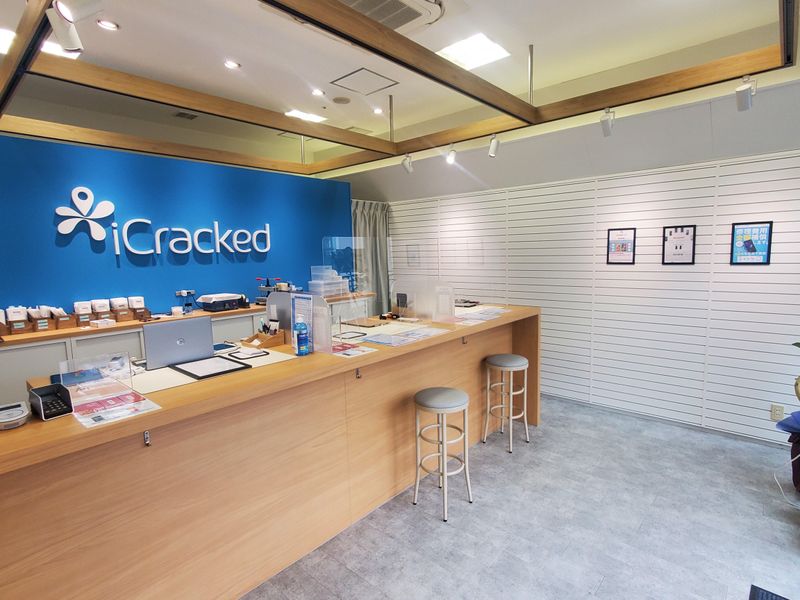 iCracked Store グランフロント大阪のアルバイト・バイト求人情報-04