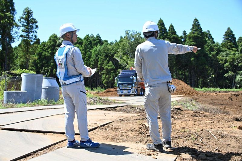 施工現場で測量・図面作成を体験