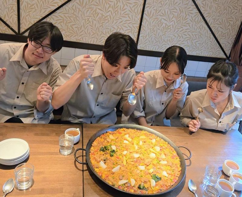 カラオラ-Calahorra-のアルバイト・バイト求人情報-03