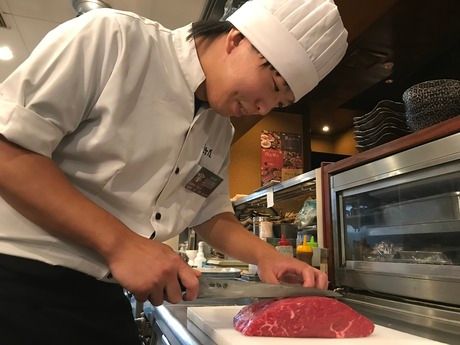 株式会社萬野屋　やきにく萬野　ホワイティうめだ店のアルバイト・バイト求人情報-03