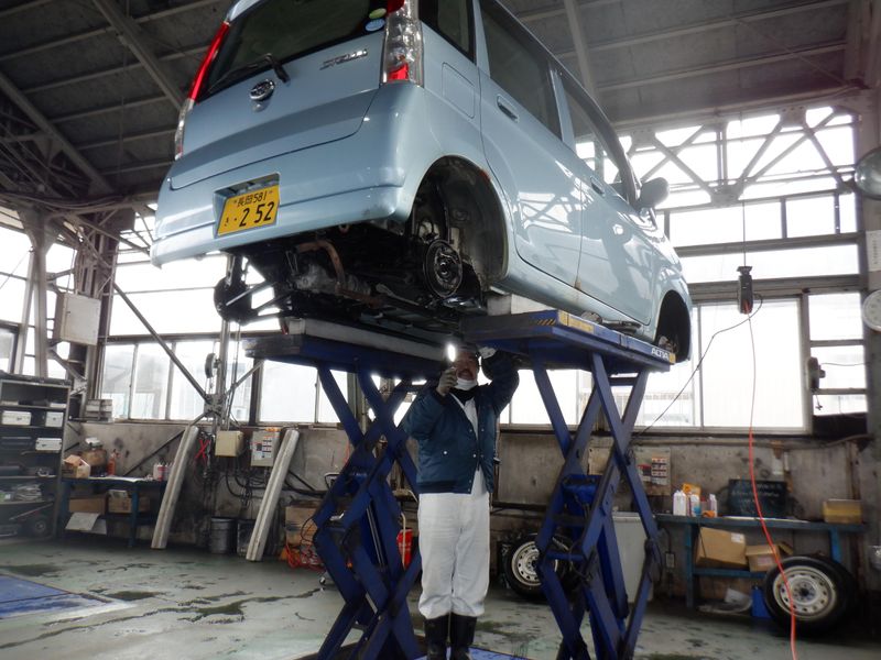 《転勤無/マイカー通勤OK(無料駐車場有)》有限会社小出自動車工業湯沢営業所のアルバイト・バイト求人情報-04