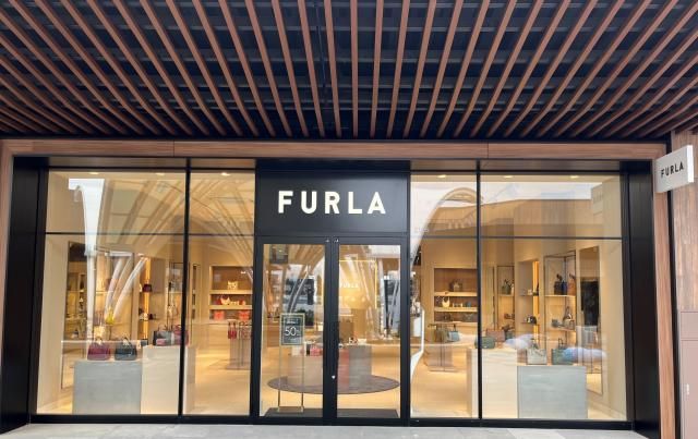 FURLA ӂԉv~AEAEgbg