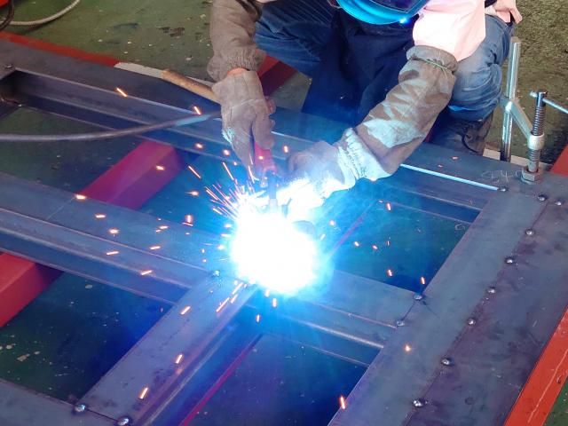 有限会社塩本プレスの求人・転職情報