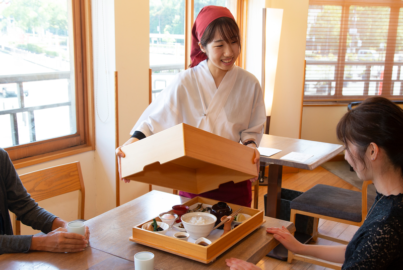 伊勢せきや本店2階のアルバイト・バイト求人情報-02