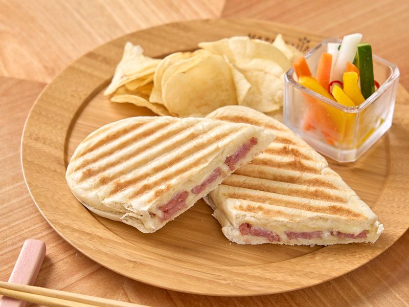 Café and Snack HARMONIAのアルバイト・バイト求人情報-05