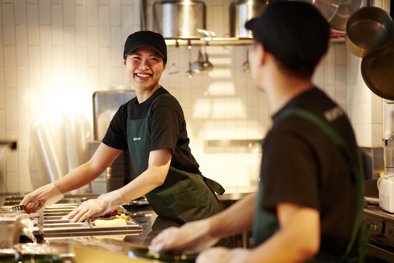 クリスプサラダワークス　六本木ヒルズ店のアルバイト・バイト求人情報-05