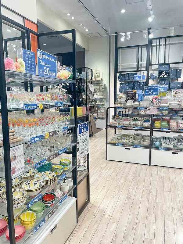 株式会社パレモ illusie300 イルーシーサンマルマル イオンモール かほく 店のアルバイト・バイト求人情報-05