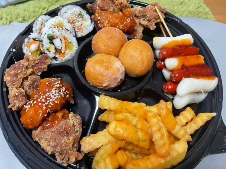 ネネチキン&ハットグ　天神大名店のアルバイト・バイト求人情報-02