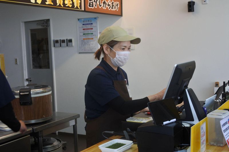 元祖からあげ本舗 かたに商店今治店のアルバイト・バイト求人情報-02
