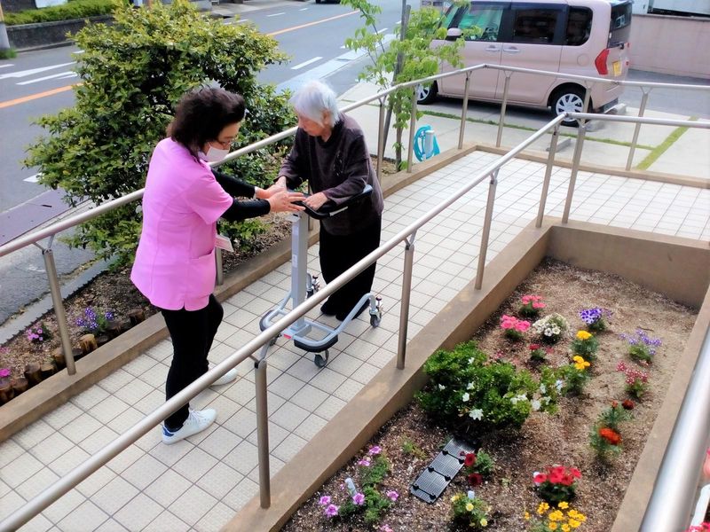ライフリゾートしらさぎ公園(株式会社孝生社大阪老人介護)のアルバイト・バイト求人情報-04