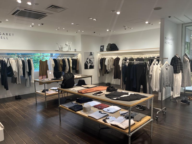 マーガレットハウエル札幌三越店のアルバイト・バイト求人情報-03