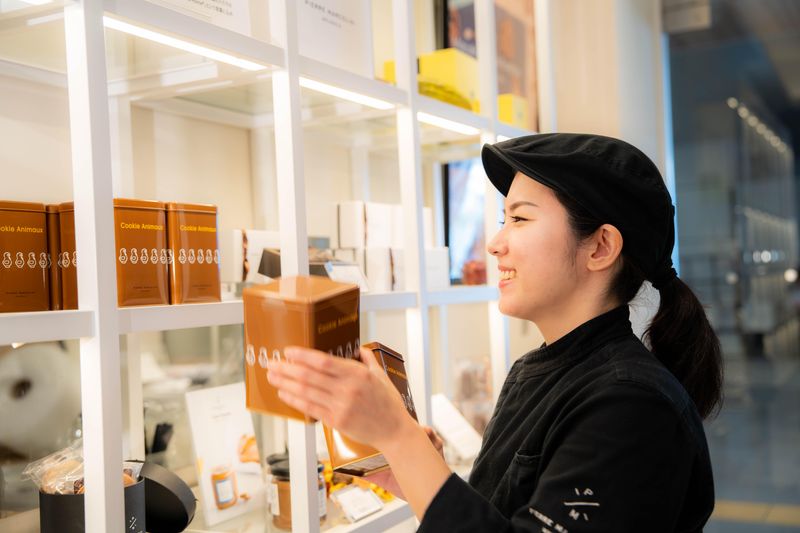 ピエールマルコリーニ コレド室町テラス店のアルバイト・バイト求人情報-03