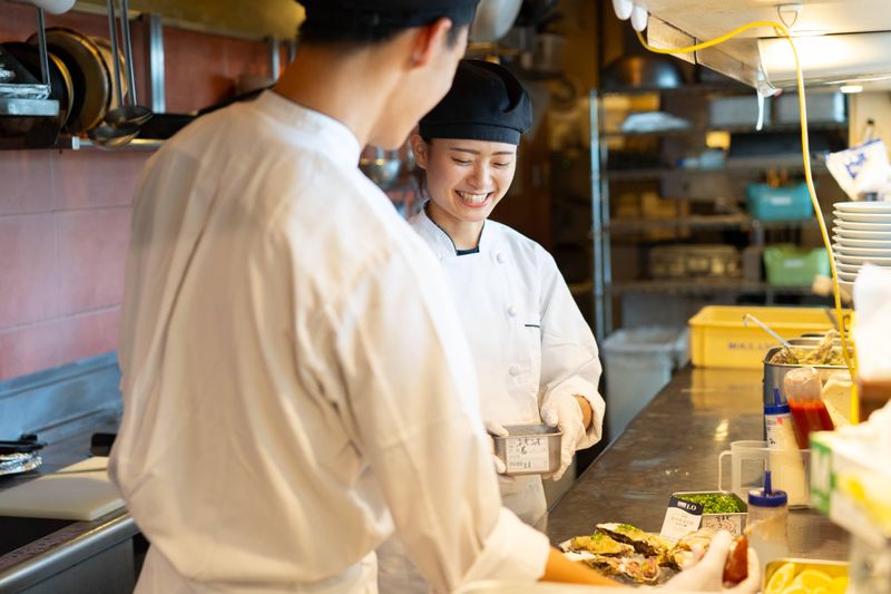 8TH SEA OYSTER Bar&Grill ルクア大阪店のアルバイト・バイト求人情報-19