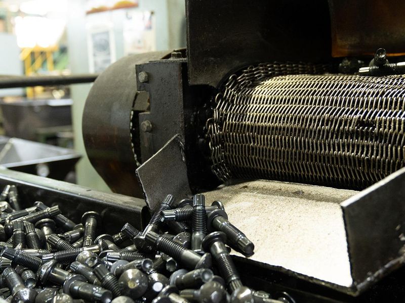 ユニタイト株式会社