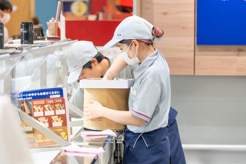 サーティワンアイスクリーム 春日部駅西口店のアルバイト・バイト求人情報-03