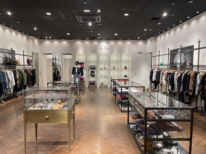 Vivienne Westwood　アウトレット長島店(株式会社EMiiブレイン)のアルバイト・バイト求人情報-02