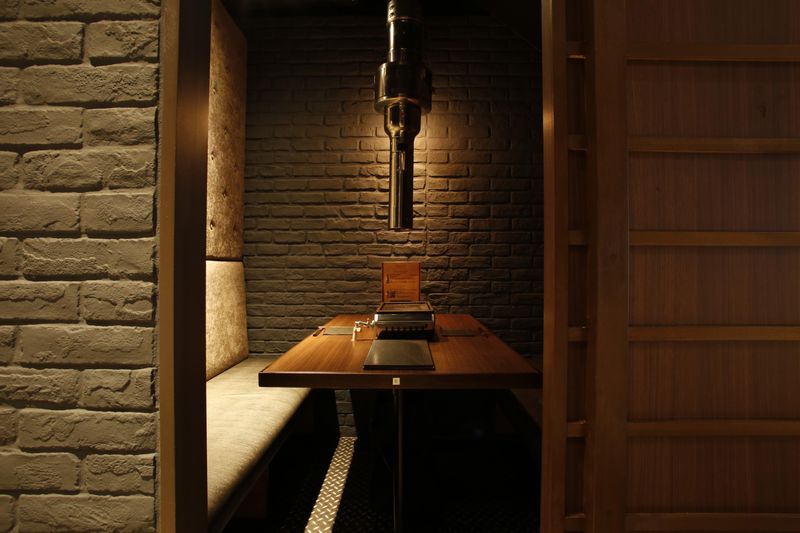 GYRO HOLDINGS株式会社　和牛焼肉　やくにく　路地裏のアルバイト・バイト求人情報-03