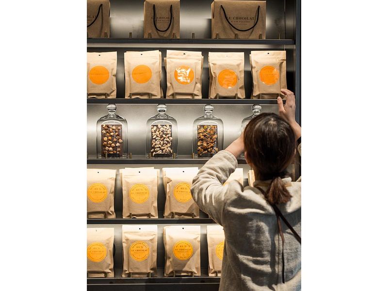 LE CHOCOLAT ALAIN DUCASSE 渋谷スクランブルスクエア店のアルバイト・バイト求人情報-05