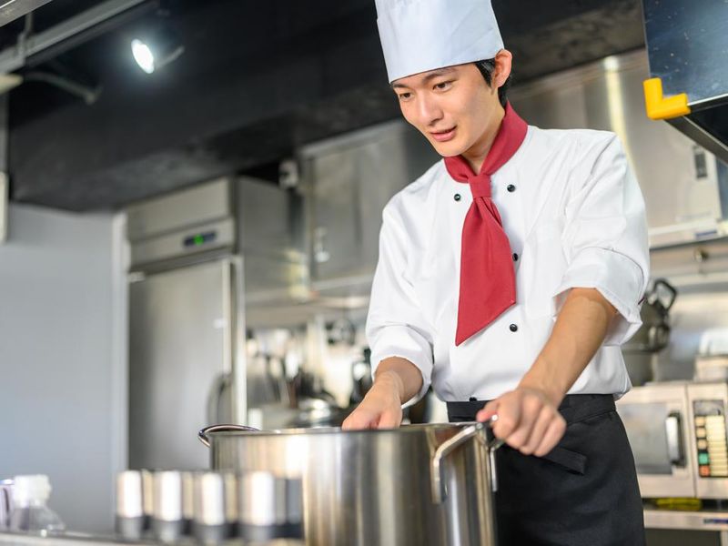 シダックスフードサービス株式会社　チャームスイート能見台 内厨房の派遣求人情報