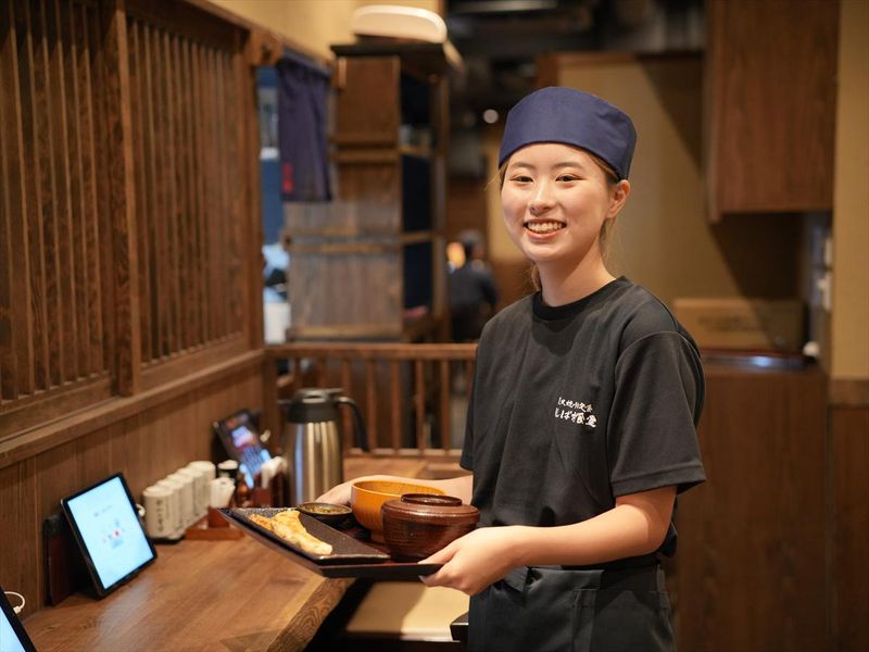 炭火焼干物定食しんぱち食堂 渋谷明治通り店のアルバイト・バイト求人情報-03