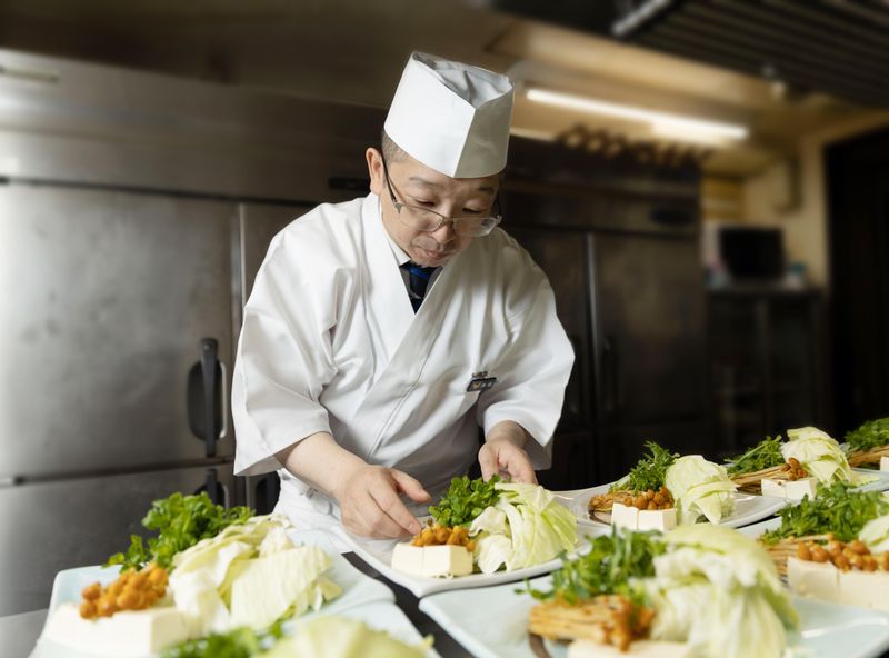 水たき料亭 博多華味鳥 祇園店のアルバイト・バイト求人情報-24