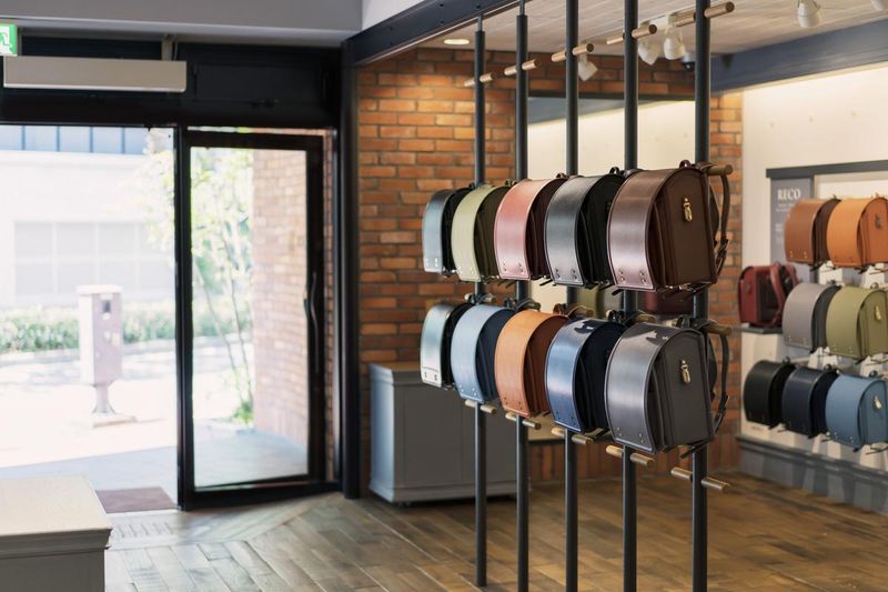 THE RANDOSERU TSUCHIYA KABAN 神戸のアルバイト・バイト求人情報-09