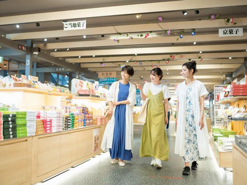 株式会社チェッカーサポート　那覇空港国内線 お土産ショップのアルバイト・バイト求人情報-03
