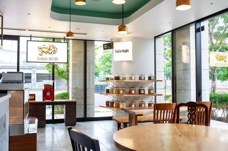 Groovy Nuts Cafeのアルバイト・バイト求人情報-02