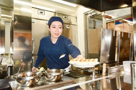 ぎょうざの満洲　JR京橋駅店の求人情報