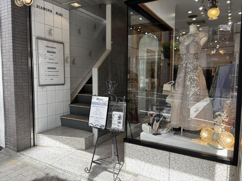 Vanity Rental Dress (バニティ レンタルドレス)のアルバイト・バイト求人情報-05