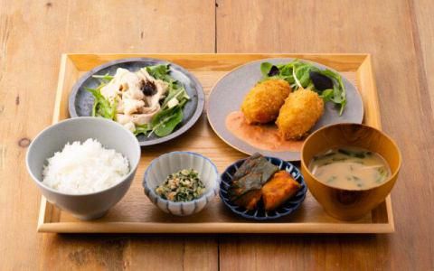 銀座青果堂×元町食堂(横浜ワールドポーターズ内)のアルバイト・バイト求人情報-03