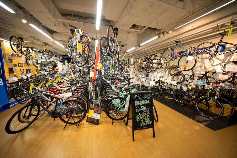 ワイズロード新宿クロスバイク館のアルバイト・バイト求人情報-08