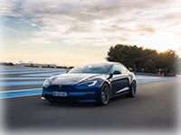 Tesla 新宿ストアのアルバイト・バイト求人情報-02