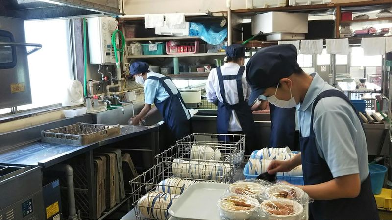 矢崎化工株式会社　食堂内　高槻給食のアルバイト・バイト求人情報-02