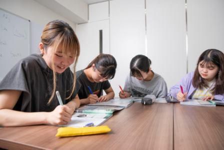 グレッグ外語専門学校　横浜校のアルバイト・バイト求人情報-03
