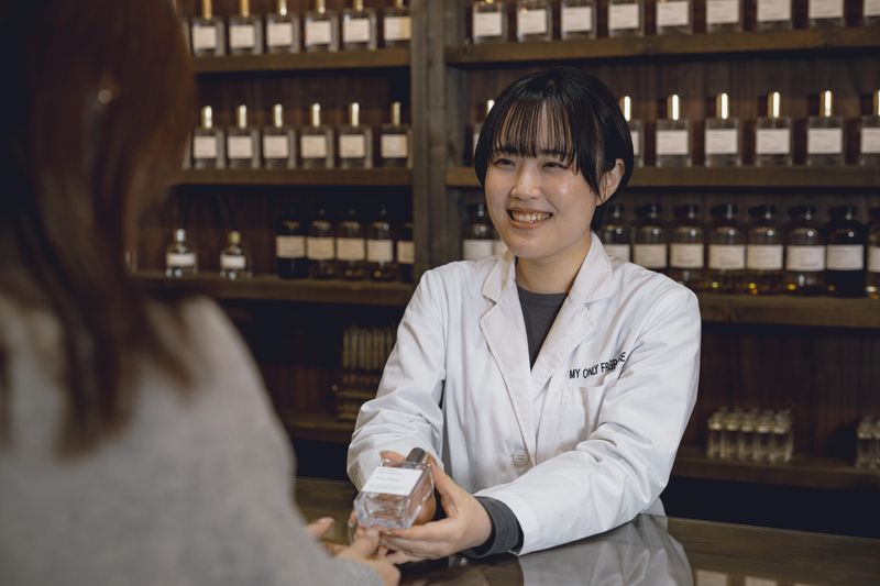 MY ONLY FRAGRANCE 新京極店のアルバイト・バイト求人情報-04