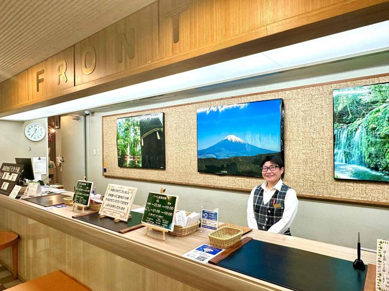 グリーン・サービス株式会社　ウィスタリアンライフクラブヴェルデの森のアルバイト・バイト求人情報-02