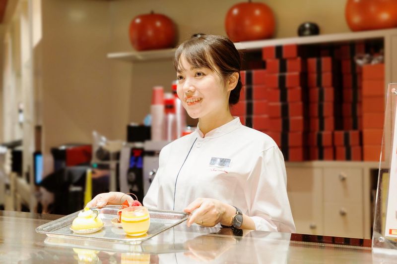 ルカフェ ドゥ ジョエル・ロブション虎ノ門ヒルズ店の求人