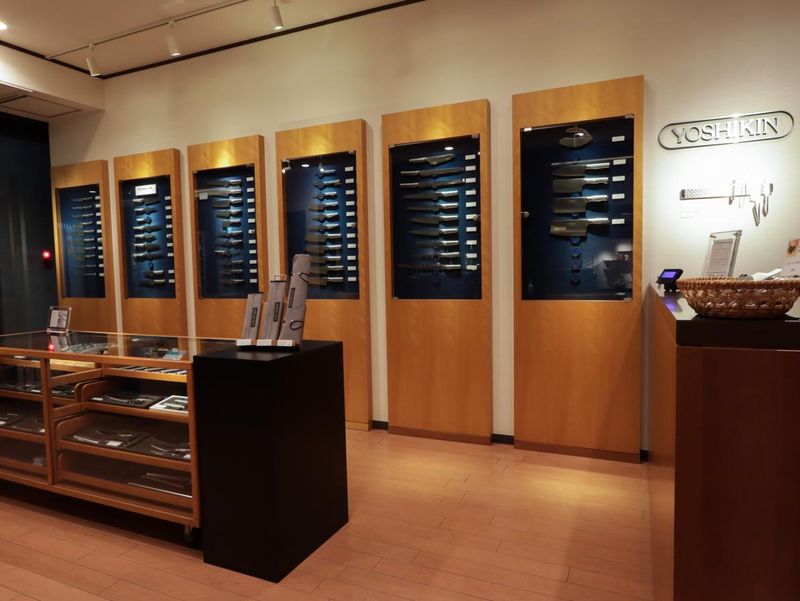 YOSHIKIN SHOP六本木店(吉田金属工業株式会社)のアルバイト・バイト求人情報-02