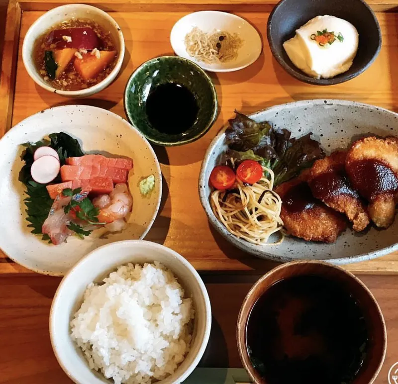 食堂カフェ　二兎のアルバイト・バイト求人情報