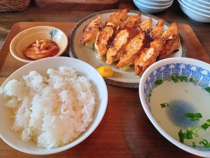 ぎょうざ酒場とらちゃんのアルバイト・バイト求人情報-01