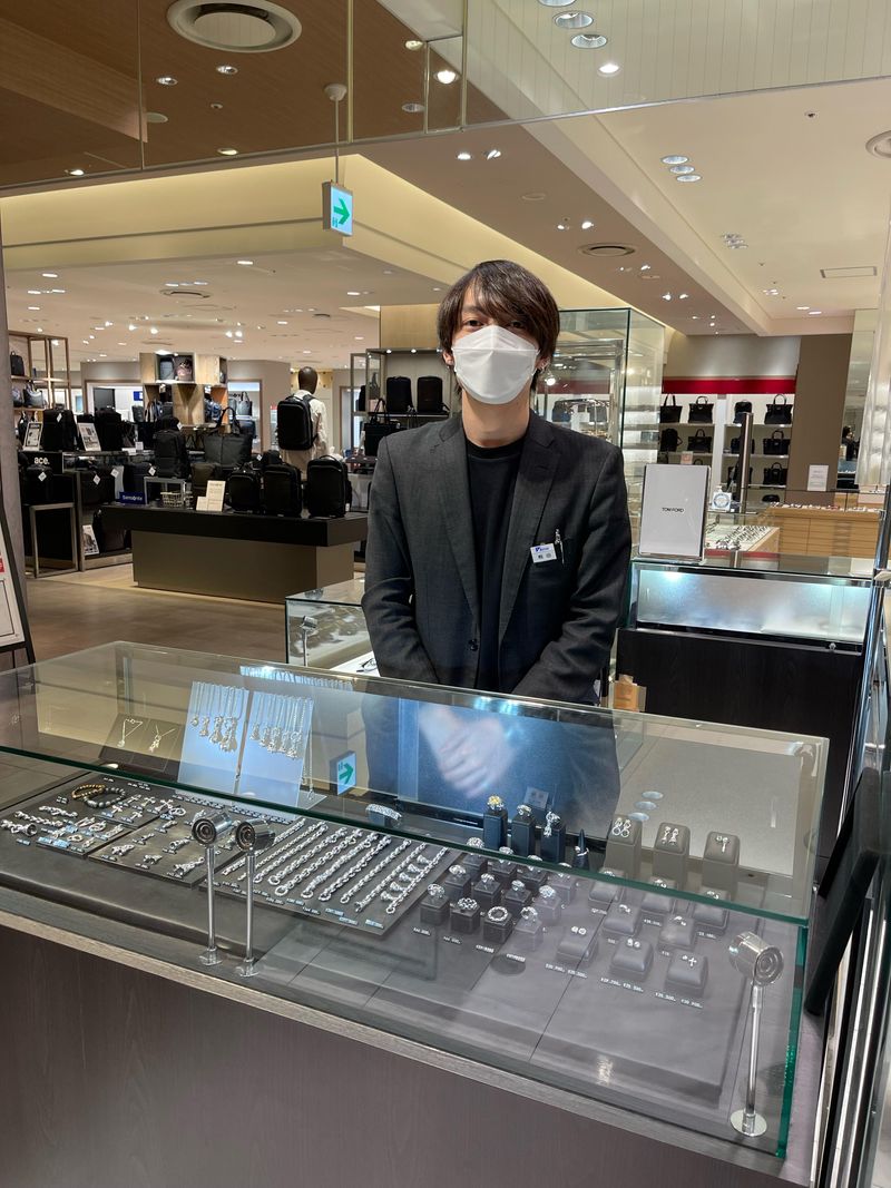 ルクアイーレ8階 イセタンメンズスタイル　ジュエリーコーナー / 有限会社ピーアンドティートレーディングのアルバイト・バイト求人情報-02