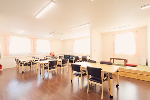 有料老人ホーム四季彩館のアルバイト・バイト求人情報-04