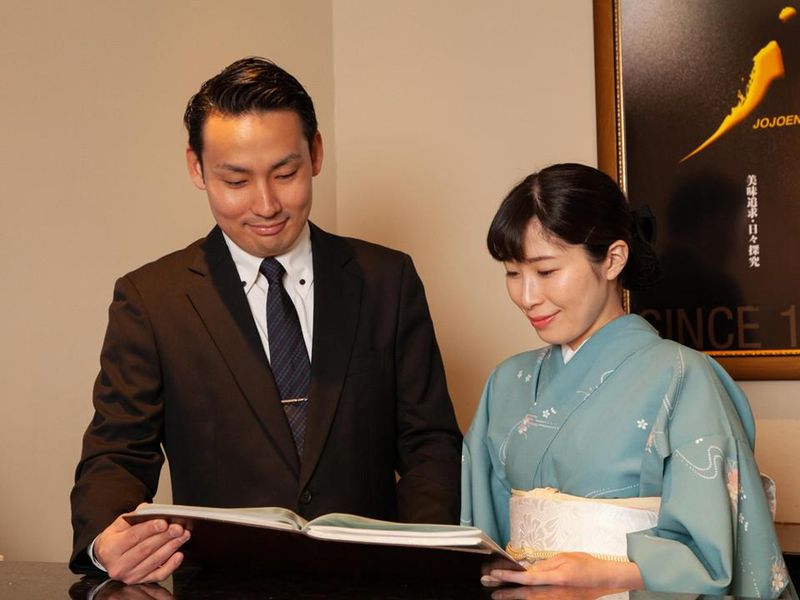 “一流の立ち居振る舞い”が学べる!店舗での接客サービス体験!